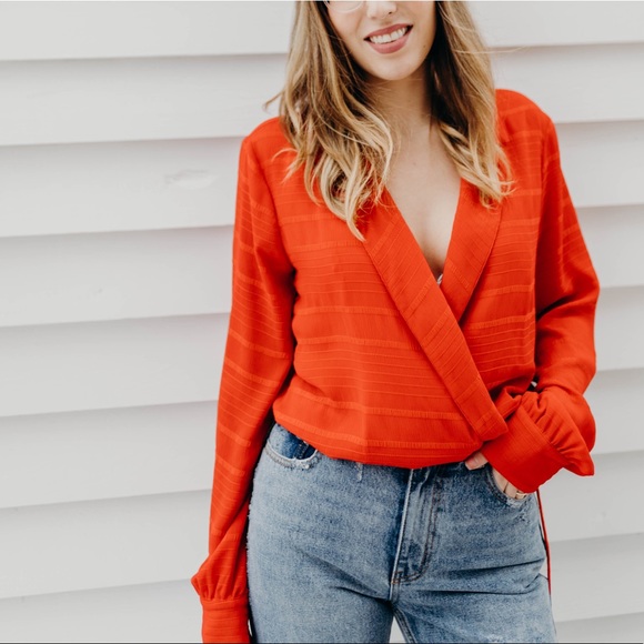 Scorpion Wrap Top - Picture 1 of 3